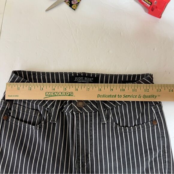 Judy Blue® Ultra High Rise Super Flare Jean 25 - Picture 9 of 16